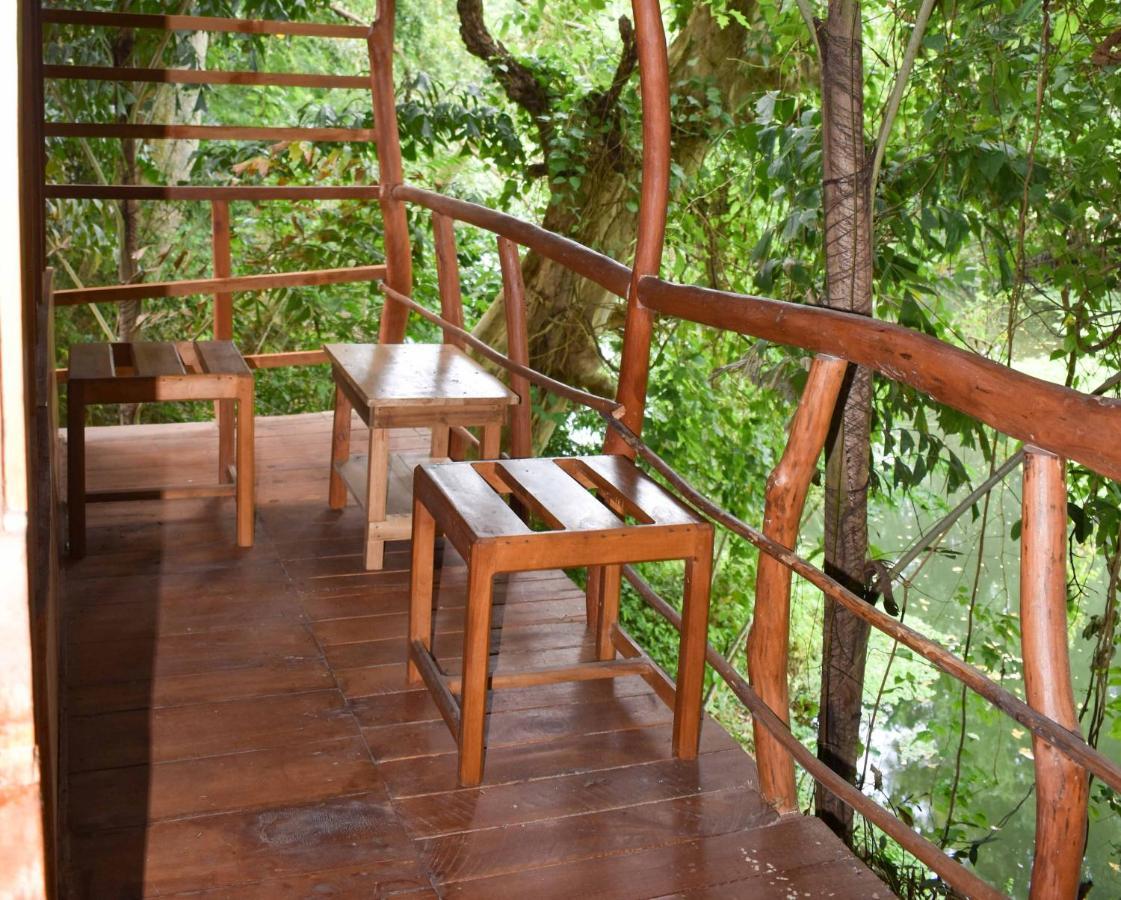 Kumbuk Tree House Villa Tissamaharama Buitenkant foto