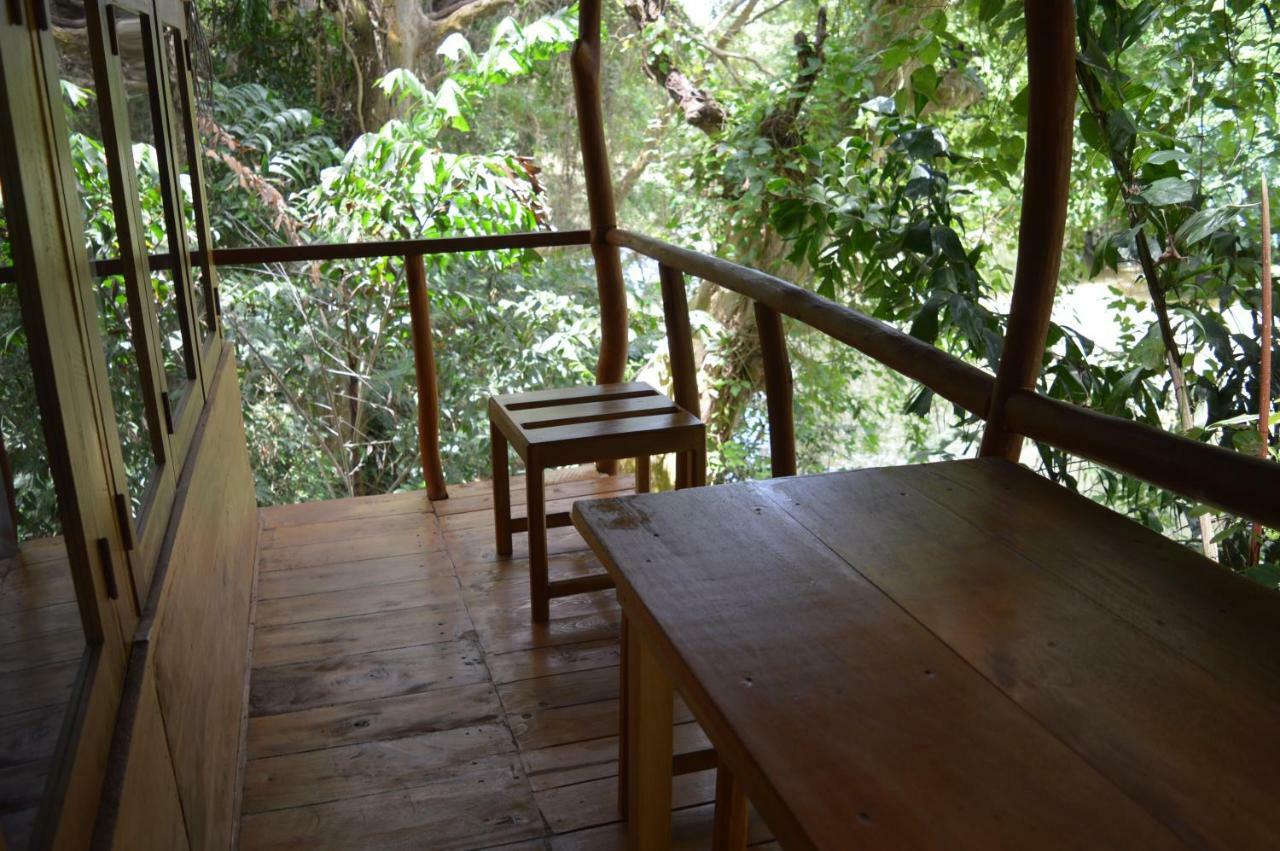 Kumbuk Tree House Villa Tissamaharama Buitenkant foto